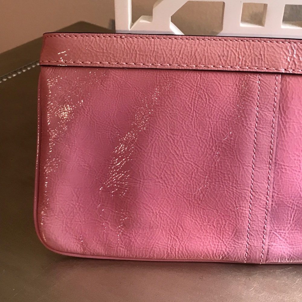 COACH PINK CLUTCH - Picture 5 of 6